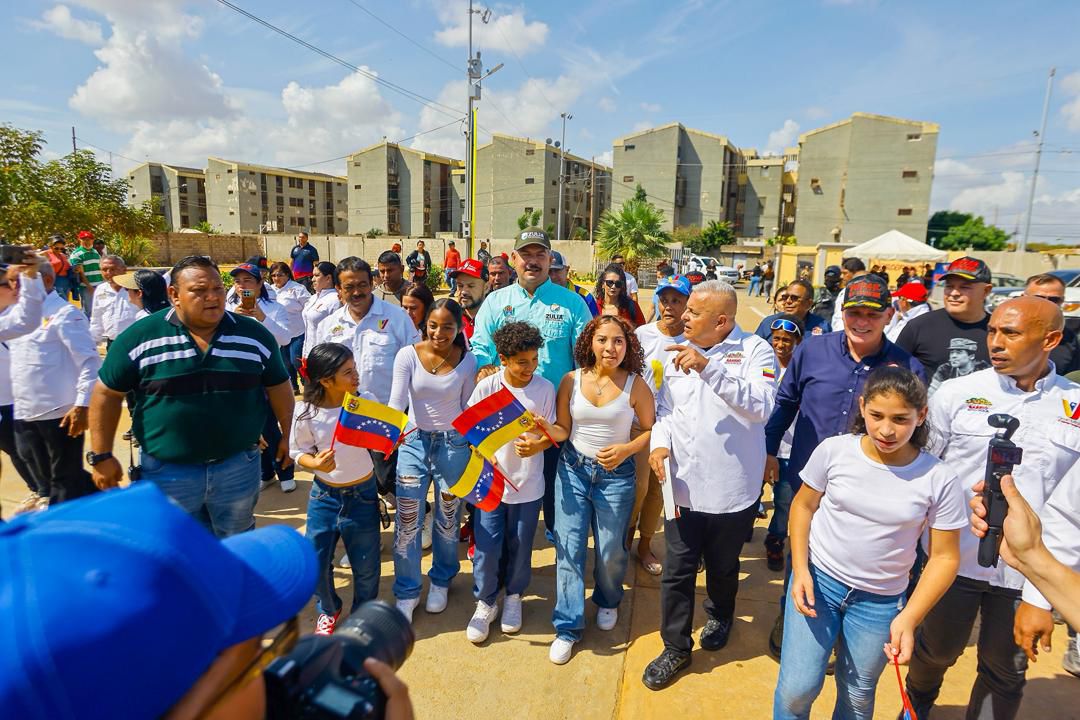 Gobierno del Zulia entrega 16 viviendas y 763 títulos de tierra en el Zulia