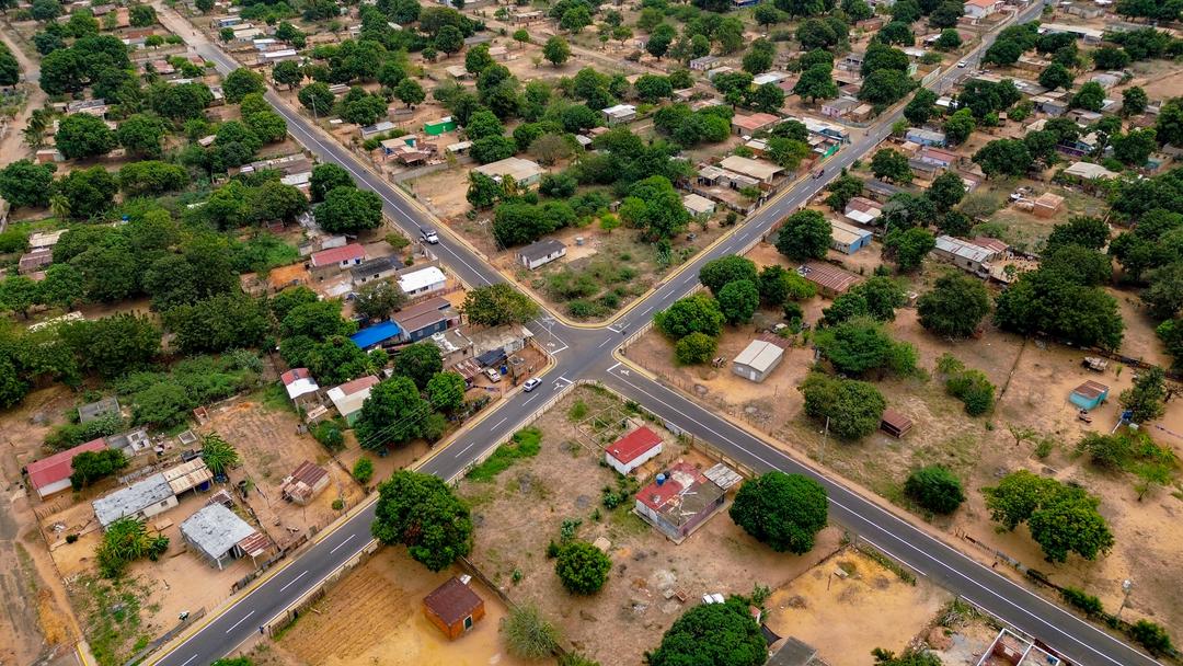Con más de 5 Kilómetros rehabilitados Gobernador Caldera entrega asfaltado el corredor Las Peonías