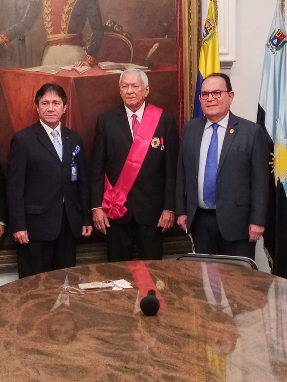 Procurador general del estado fue condecorado en el Clez con la Orden “Arminio Borjas” en primera clase