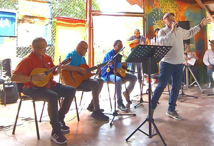 La décima le cantó a Jesús Rosario “Chevoche” Ortega