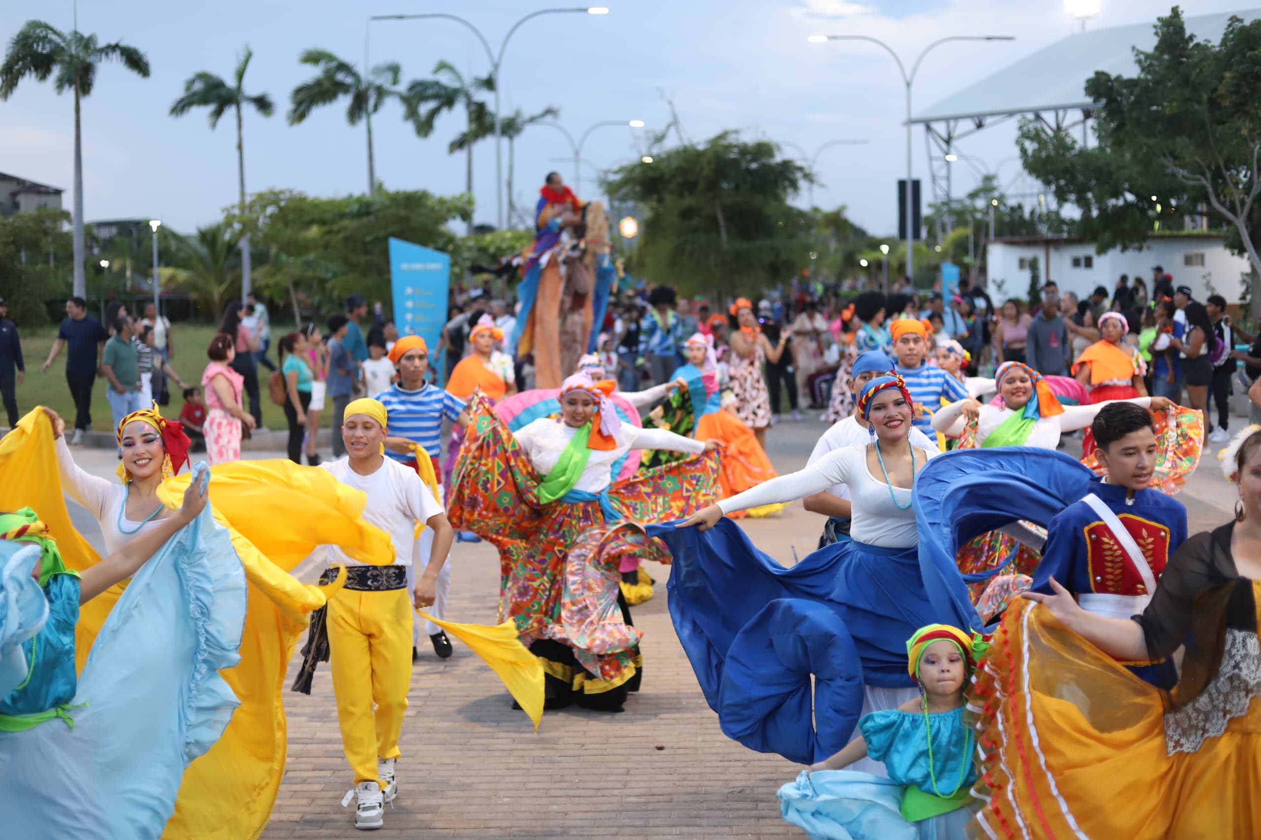 La alegría de los Carnavales de Paz 2026 en el Monumental «Ana María Campos»