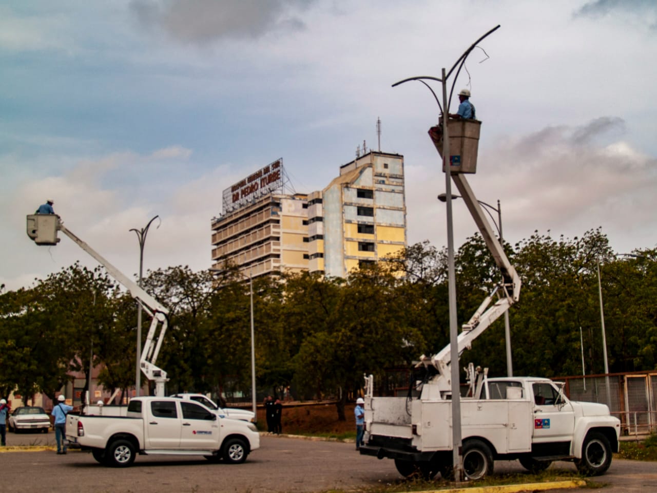 Plan de Iluminación del Zulia avanza en 21 centros de salud regional
