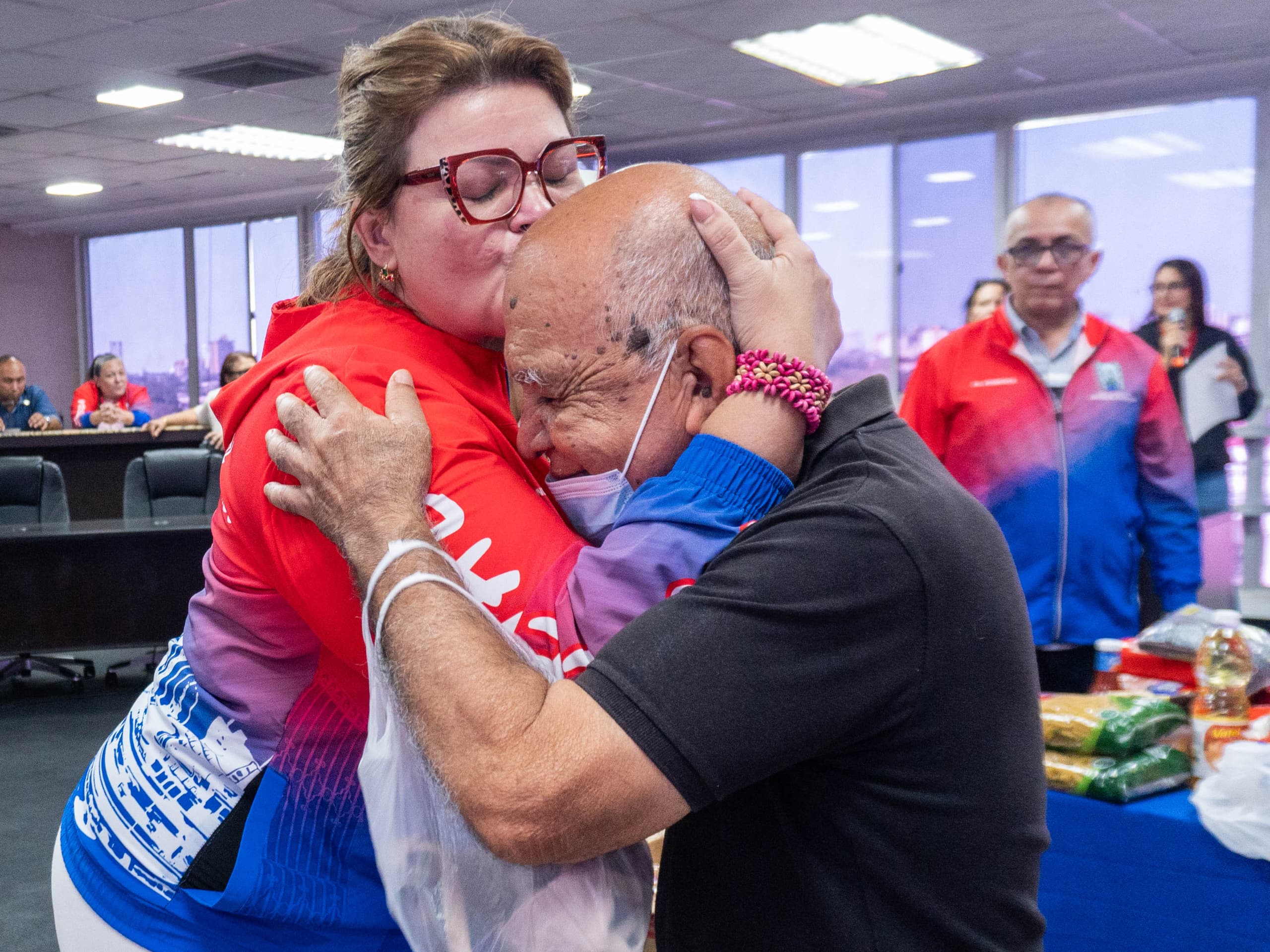 Jubilados y pensionados del concejo marabino reciben atención social