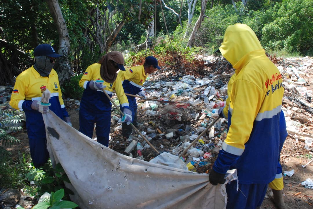 Alcaldía de Maracaibo continúa operativos de saneamiento en Santa Rosa de Agua y Capitán Chico