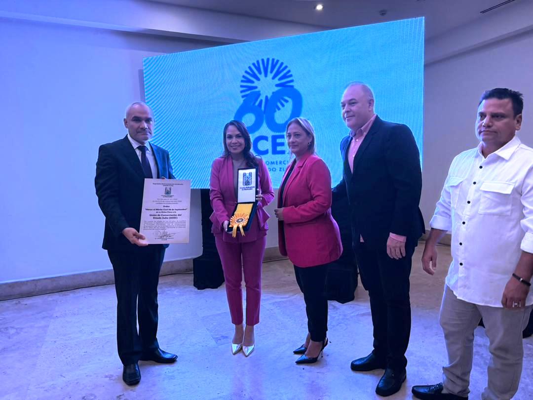 Alcaldía de Maracaibo otorga “Orden 8 de Septiembre” a la Ucez por su 60 aniversario