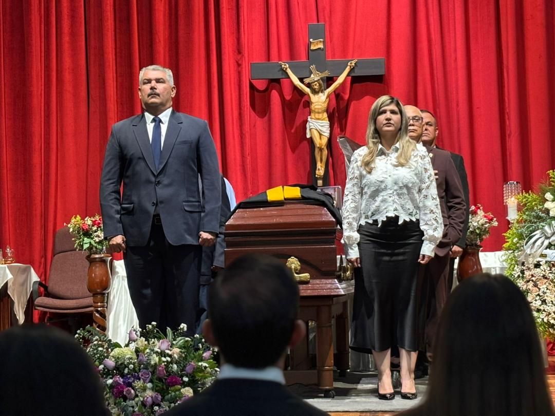 “El Dr. Oscar Belloso Medina deja una huella para las futuras generaciones»: gobernador Luis Caldera despidió al rector fundador de la URBE