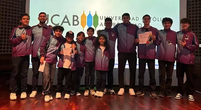Orgullo zuliano: Alpha Student Academy triunfa en la competencia «IA for Good»