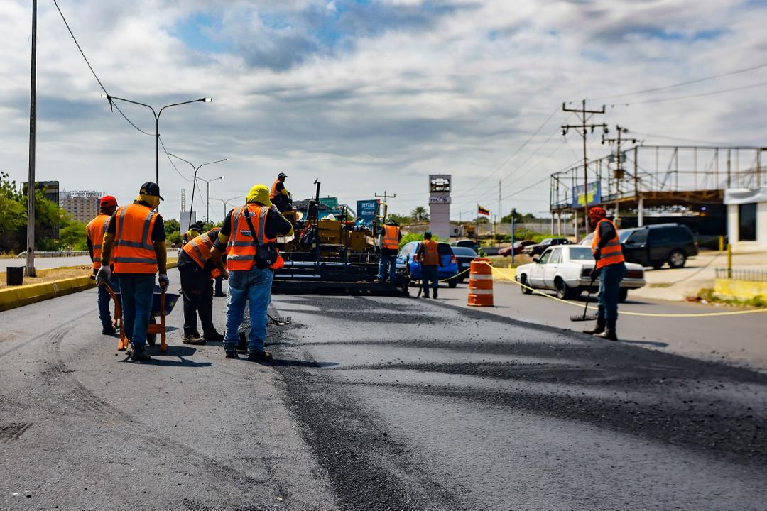 Gobernador Luis Caldera dio inicio a la segunda fase del asfaltado en la C1