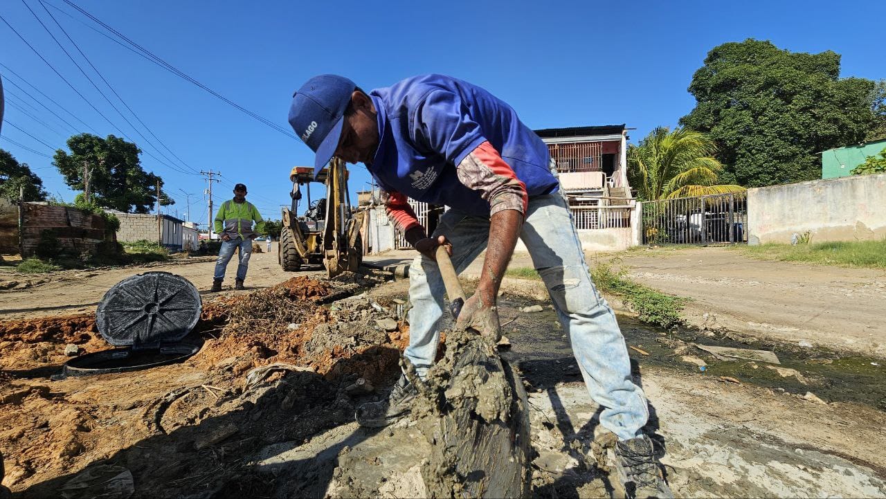 Más de 1.400 familias beneficiadas con saneamiento de 6 kilómetros de colectores en sector La Salina de Maracaibo