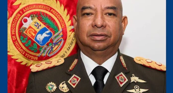 Designan al G/D Henry Navas Rumbos como nuevo Comandante de la Guardia de Honor Presidencial