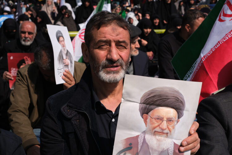 Asamblea de expertos de Irán designa al sucesor de Jamenei