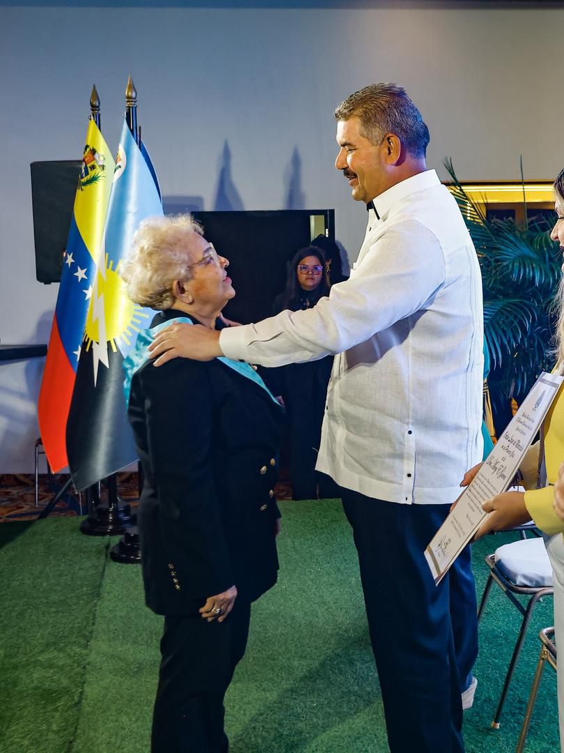 Orden Humberto Fernández Morán y Lago de Maracaibo entrega el gobernador a médicos zulianos