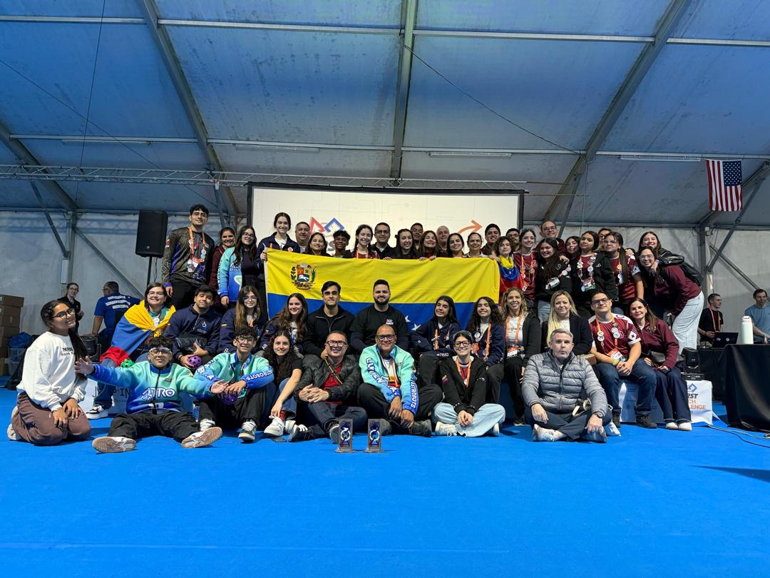 Tres colegios de Maracaibo obtienen premios en competencia internacional de robótica‎