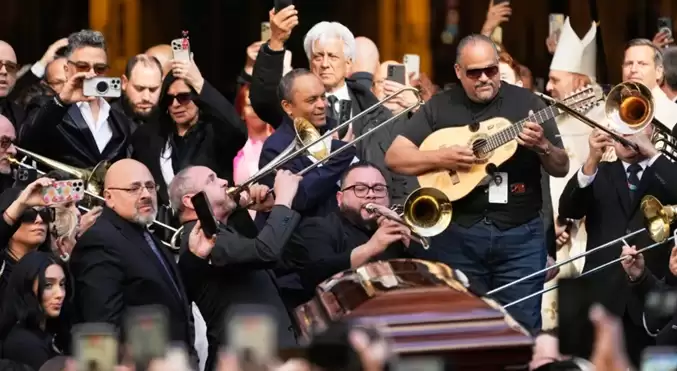 Así despiden a Willie Colón con un funeral público en Nueva York
