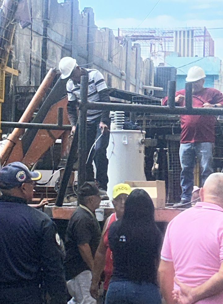Sustituyen transformador tras explosión en el Callejón de los Pobres en Maracaibo