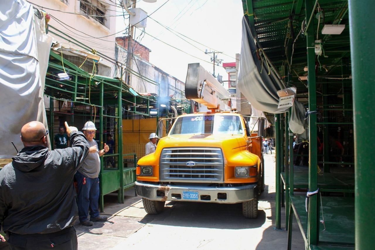 Alcaldía de Marcaibo anuncia apoyo económico a afectados por incendio en el Callejón de los Pobres