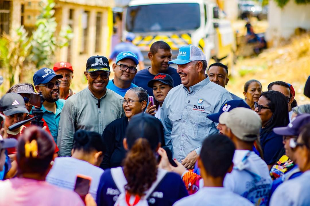 Gobernador Caldera supervisa rehabilitación de colectores de aguas servidas en sector Altos de Jalisco