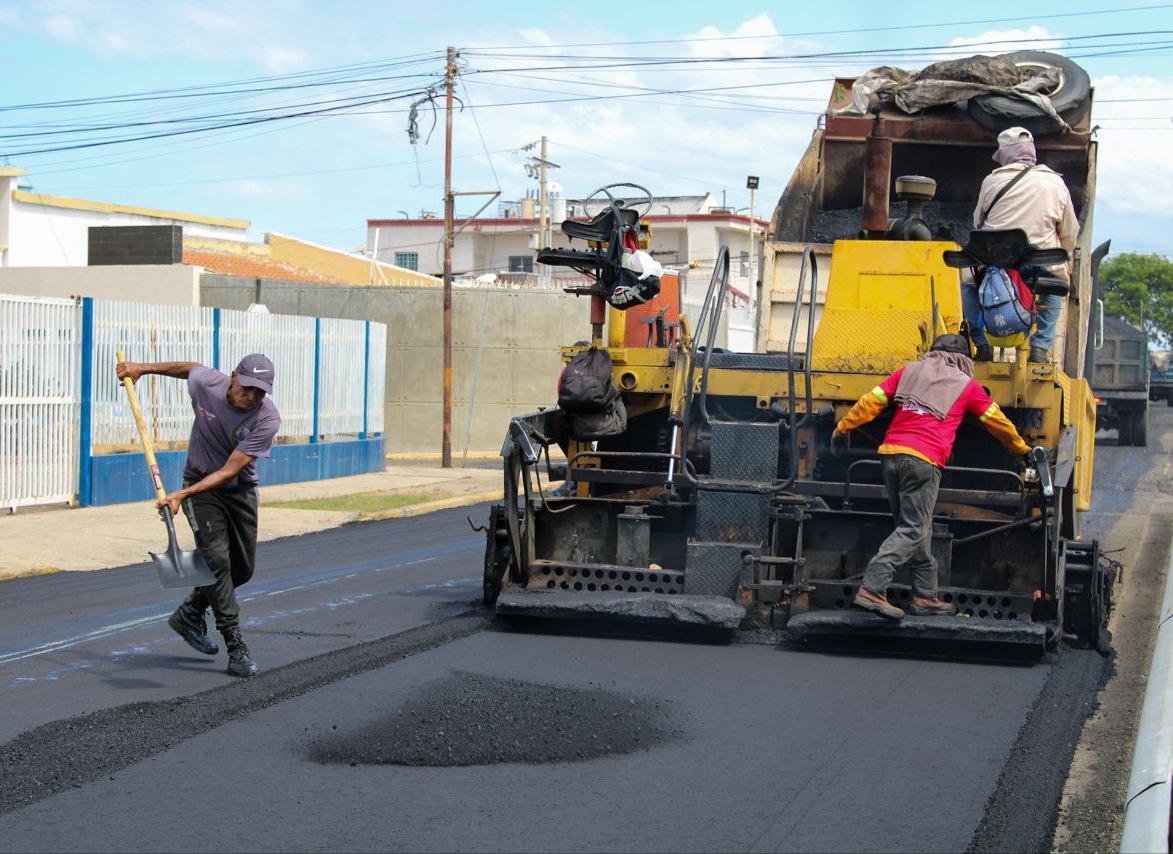 Más de 10 mil toneladas de asfalto son colocadas en San Jacinto