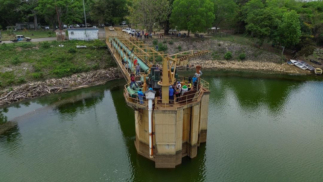 Inspeccionan operatividad de Torre Toma en embalse Burro Negro para fortalecer suministro de agua en la COL