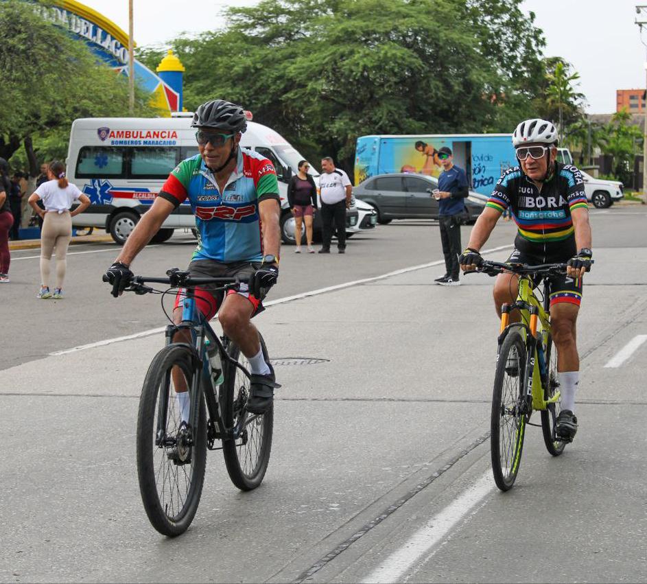 En la Ciclovía marabinos abrazan el deporte en este domingo de misericordia