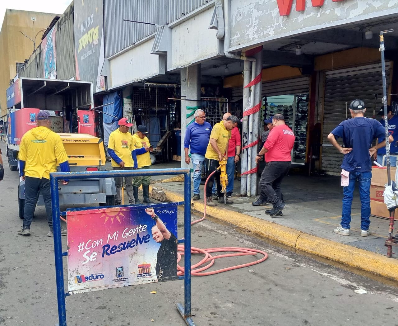 Reparan bote de agua en C.C San Felipe 2