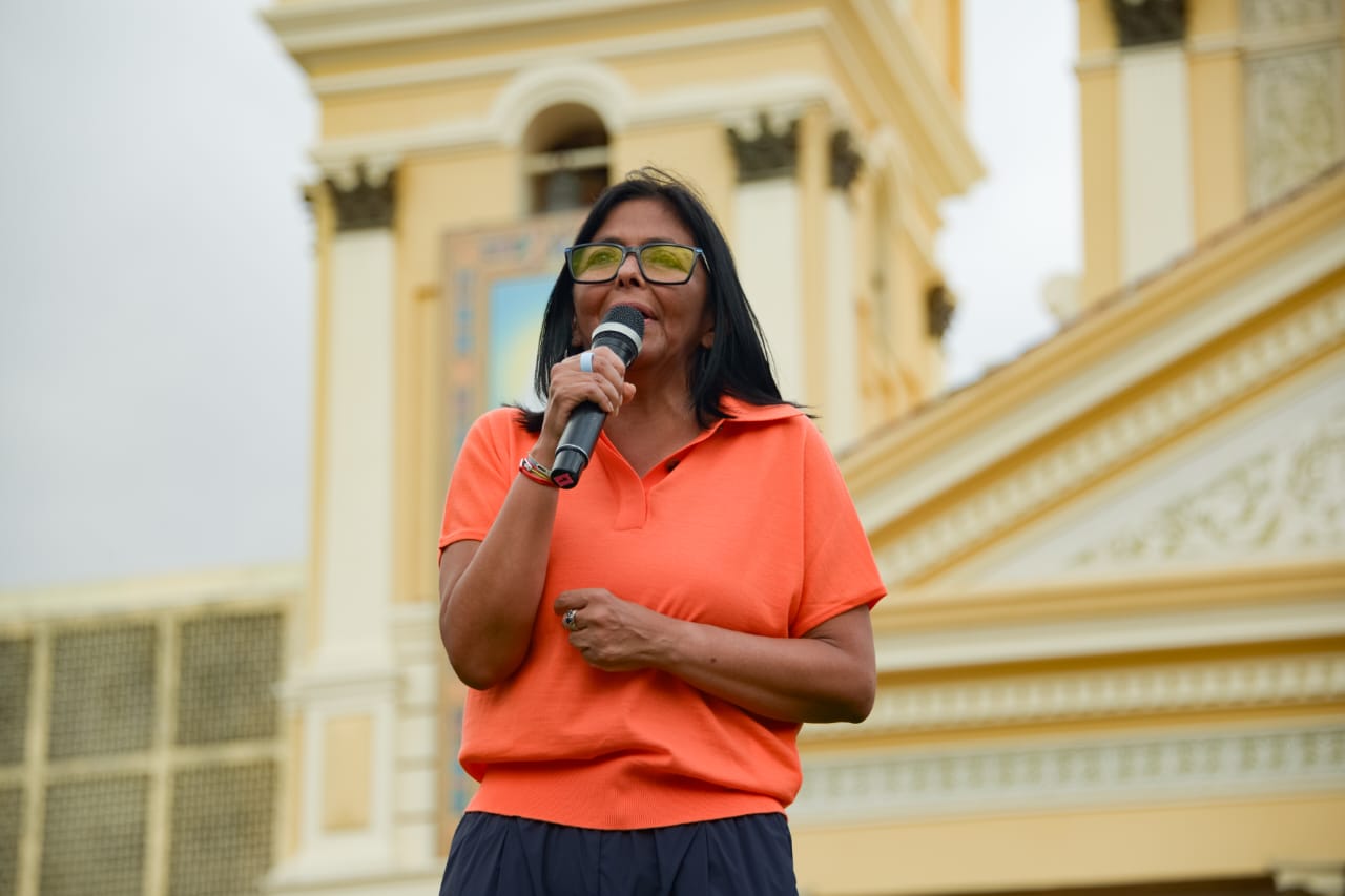 Delcy Rodríguez desde la Basílica: “Le pido a la Chinita que obre con su renovación milagrosa por Venezuela”