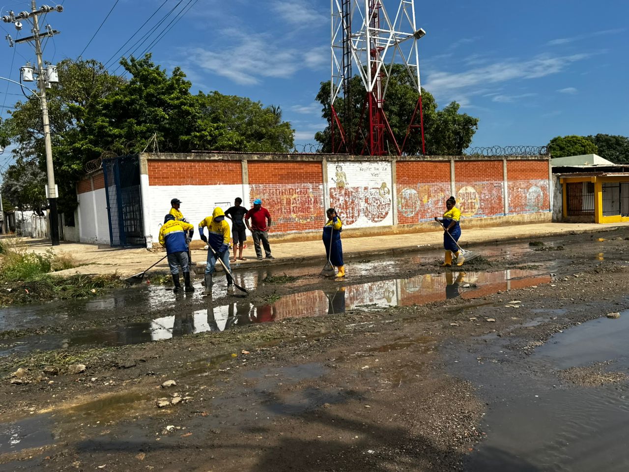 Inician trabajos de despeje y limpieza en el sector Norte Independencia