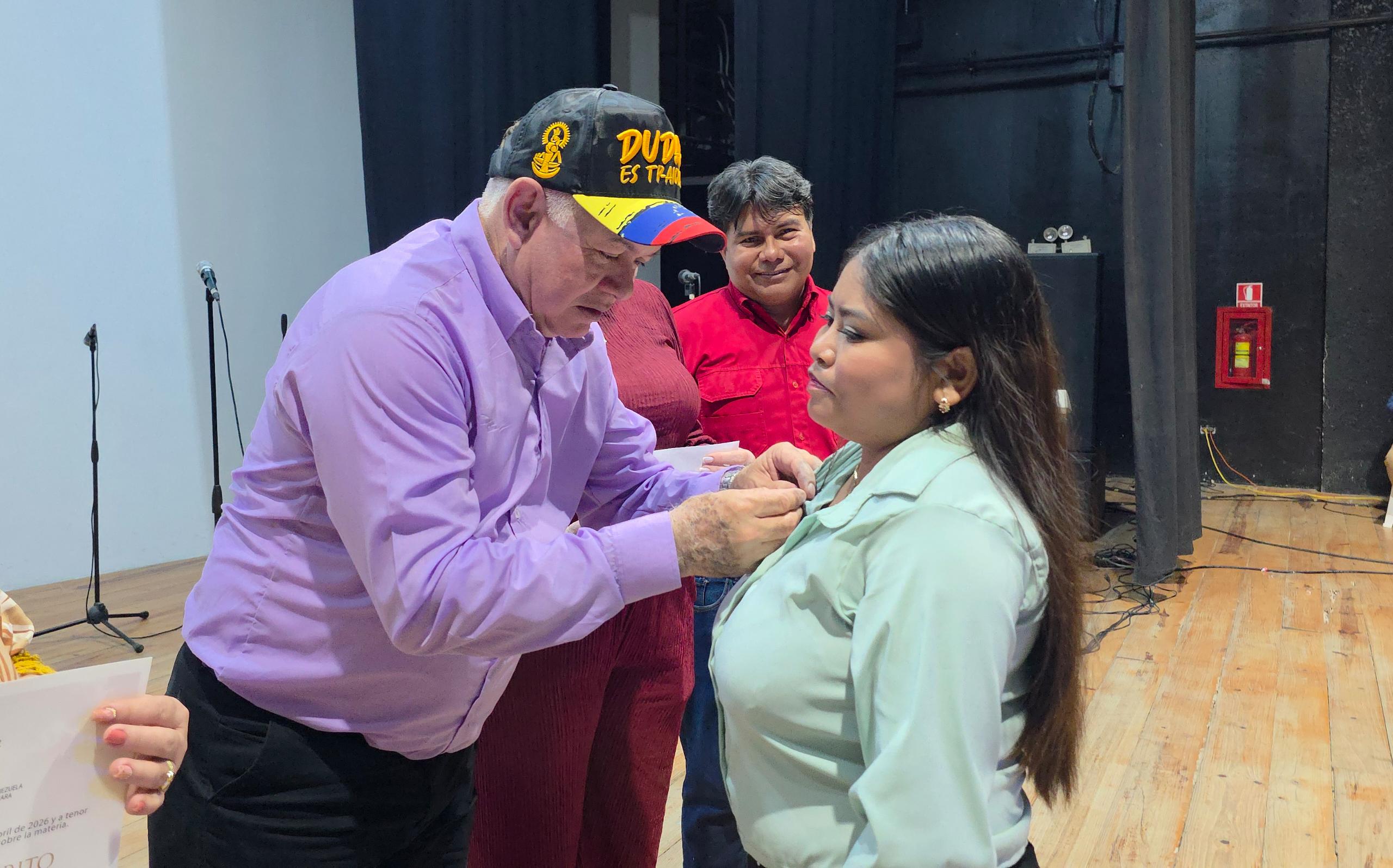 Alcalde de Mara condecora a 59 trabajadores en el Día del Trabajador