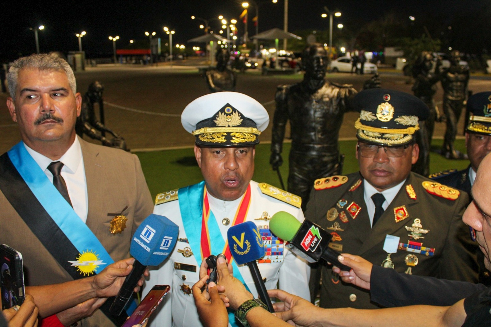 Almirante Jorge Agüero Montes: “La Armada garantiza resguardo de la soberanía de nuestra Patria”