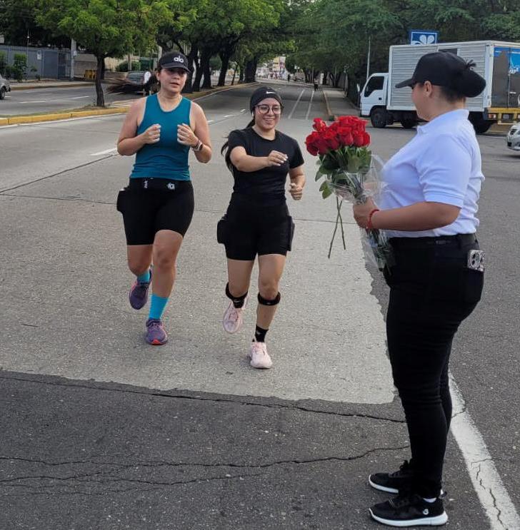 Entre pedales y rosas celebró la Ciclovía el Día de las Madres