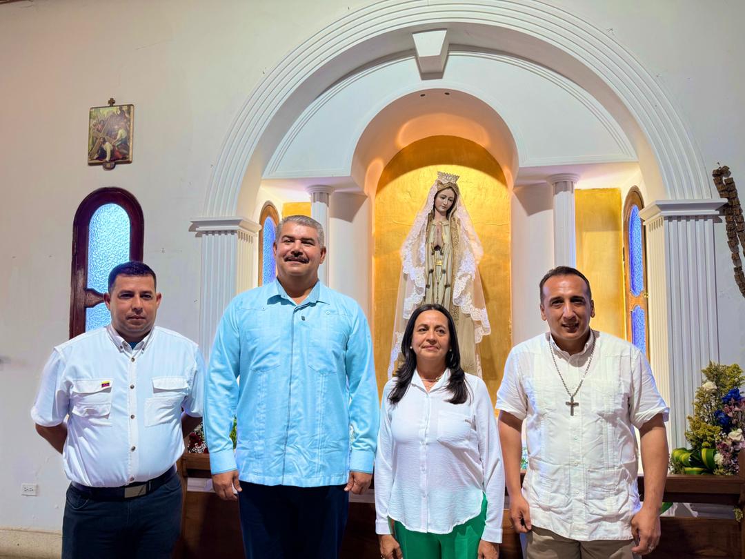 Gobernador Caldera participa en eucaristía por el Día de Nuestra Señora de Fátima y entrega aporte para rehabilitación del Templo