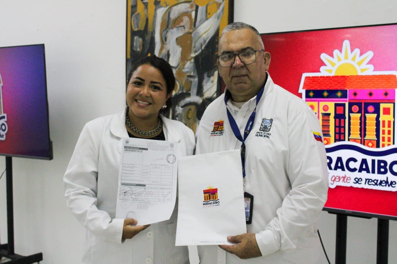 35 familias de Maracaibo recibieron sus títulos de propiedad tras años de espera