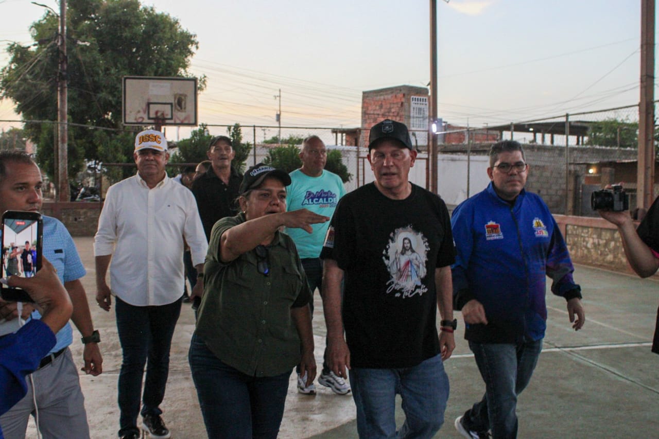 Alcaldía de Maracaibo anuncia asfaltado e impermeabilización de viviendas en Buena Vista