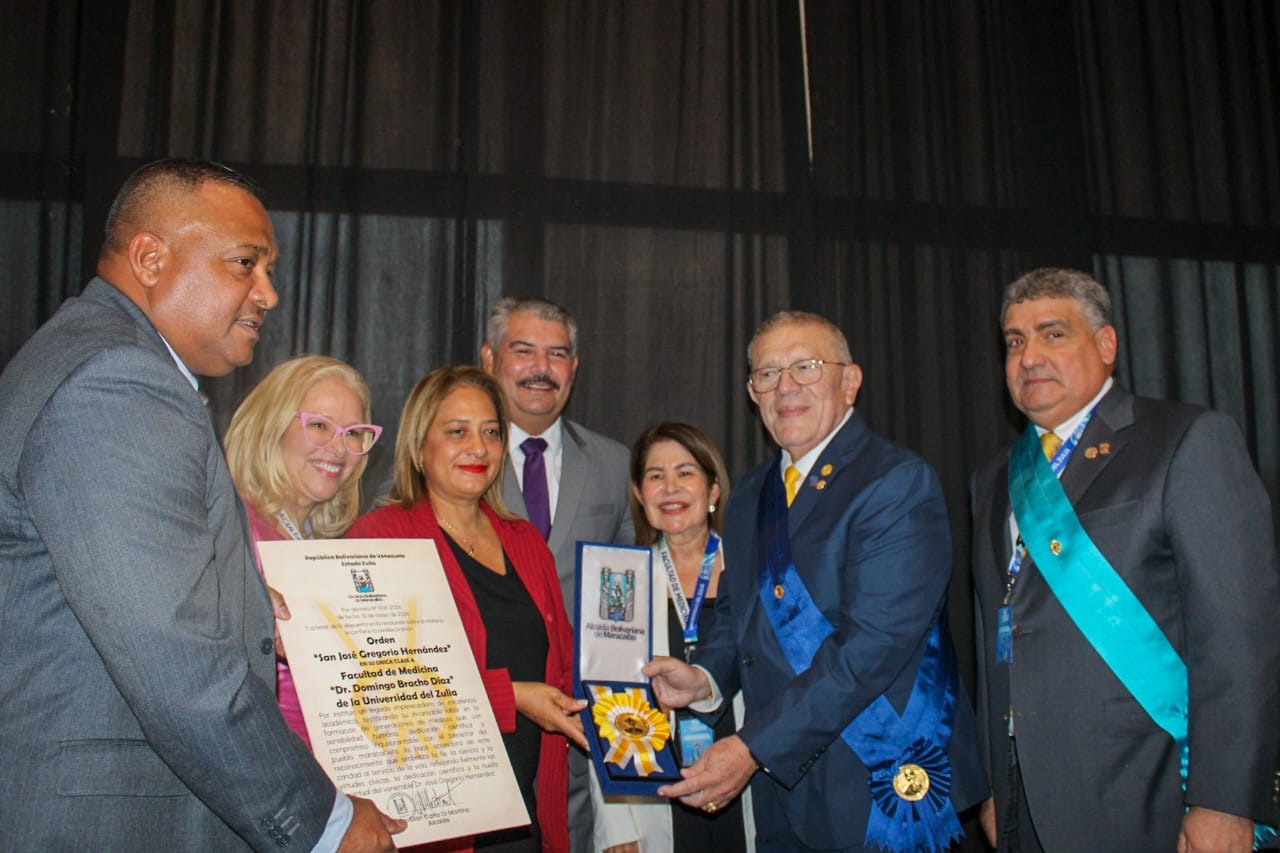 Facultad de Medicina de LUZ recibió la Orden San José Gregorio Hernández