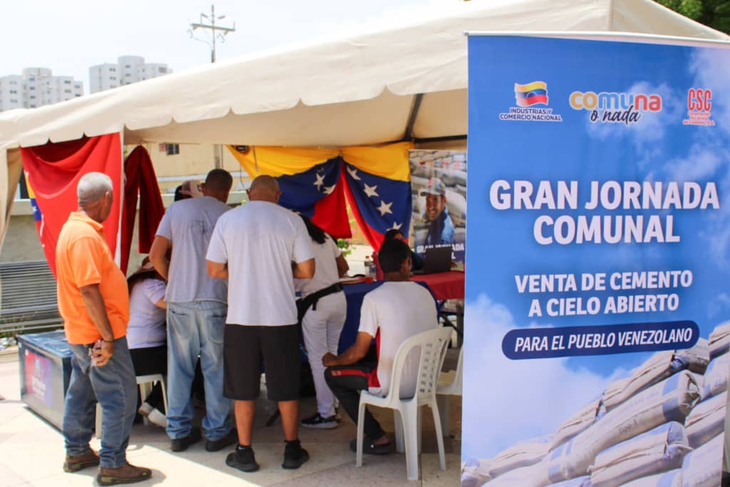 Alcaldía de Maracaibo llevó ayudas sociales y mercados populares a Santa Lucía