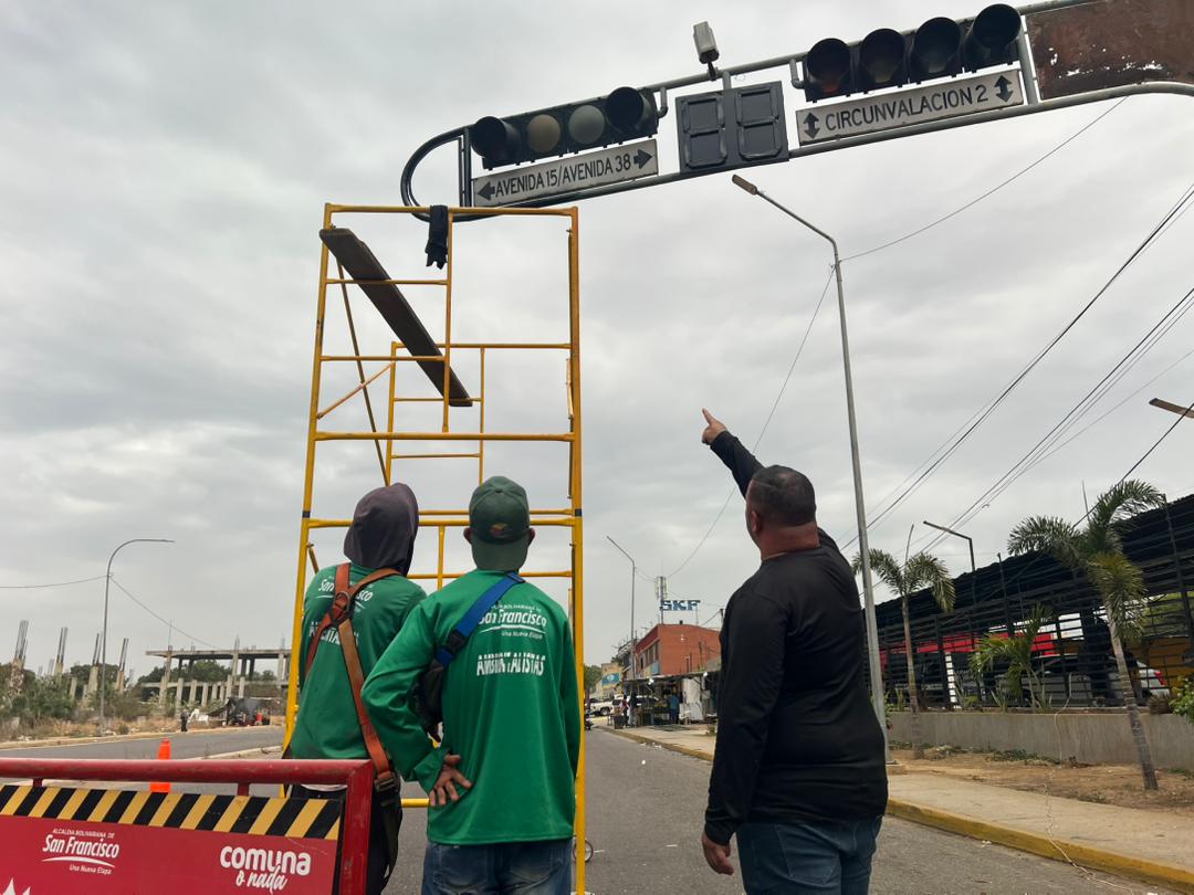 San Francisco fortalece la seguridad vial con la instalación de sistemas UPS en semáforos