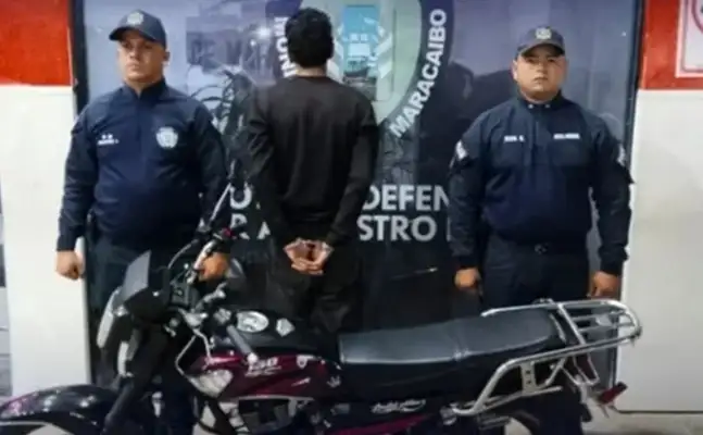 Arrestan a motorizado por hacer maniobras peligrosas en La Limpia