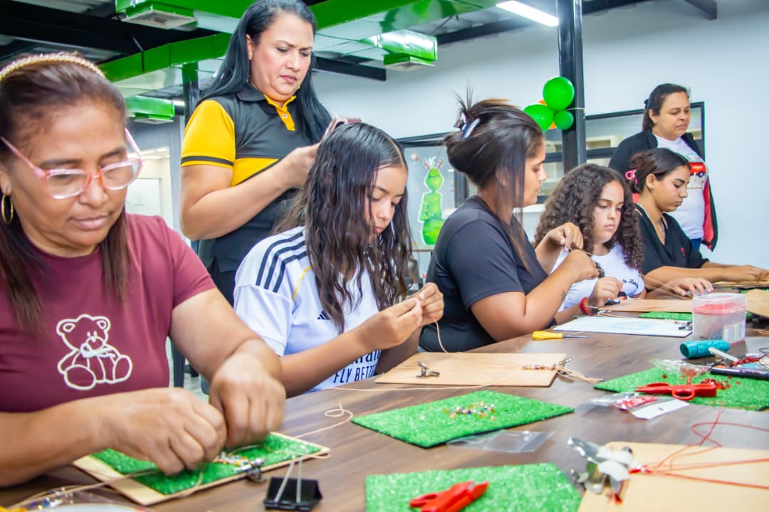 Taller de bisutería reúne a emprendedoras en San Francisco