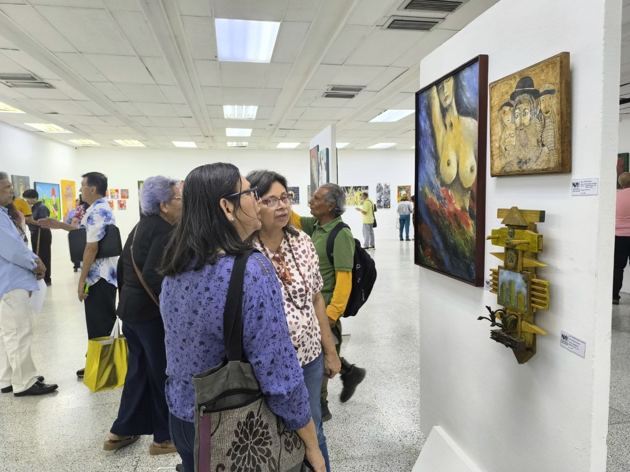 Alcaldía de Maracaibo celebró el Día Nacional del Artista Plástico con la muestra colectiva «Ingenio, Luz y Color»