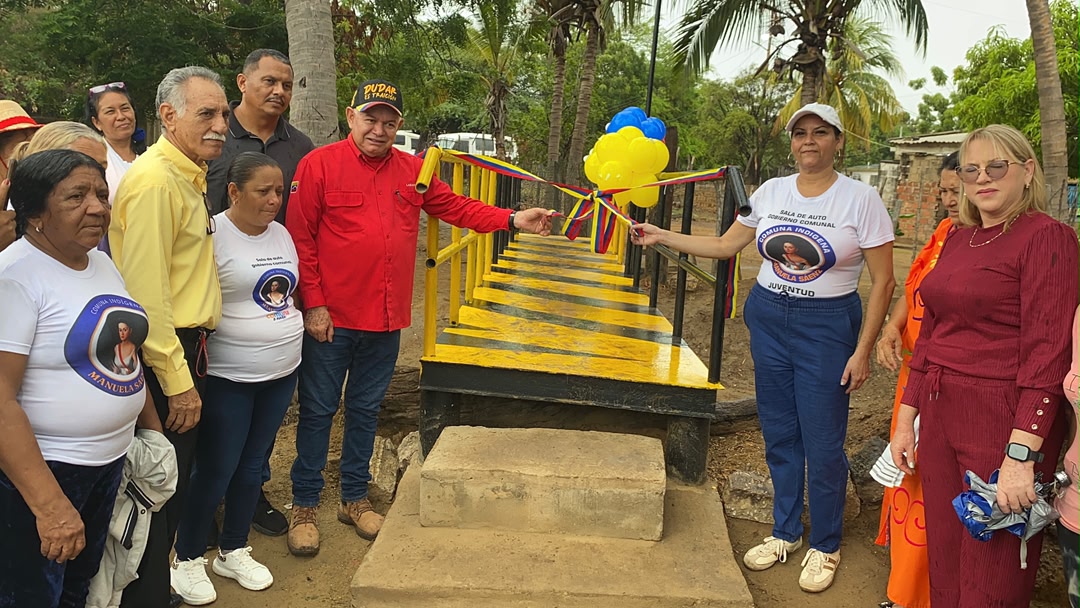 Inauguran cuatro puentes peatonales en la parroquia Ricaurte de Mara