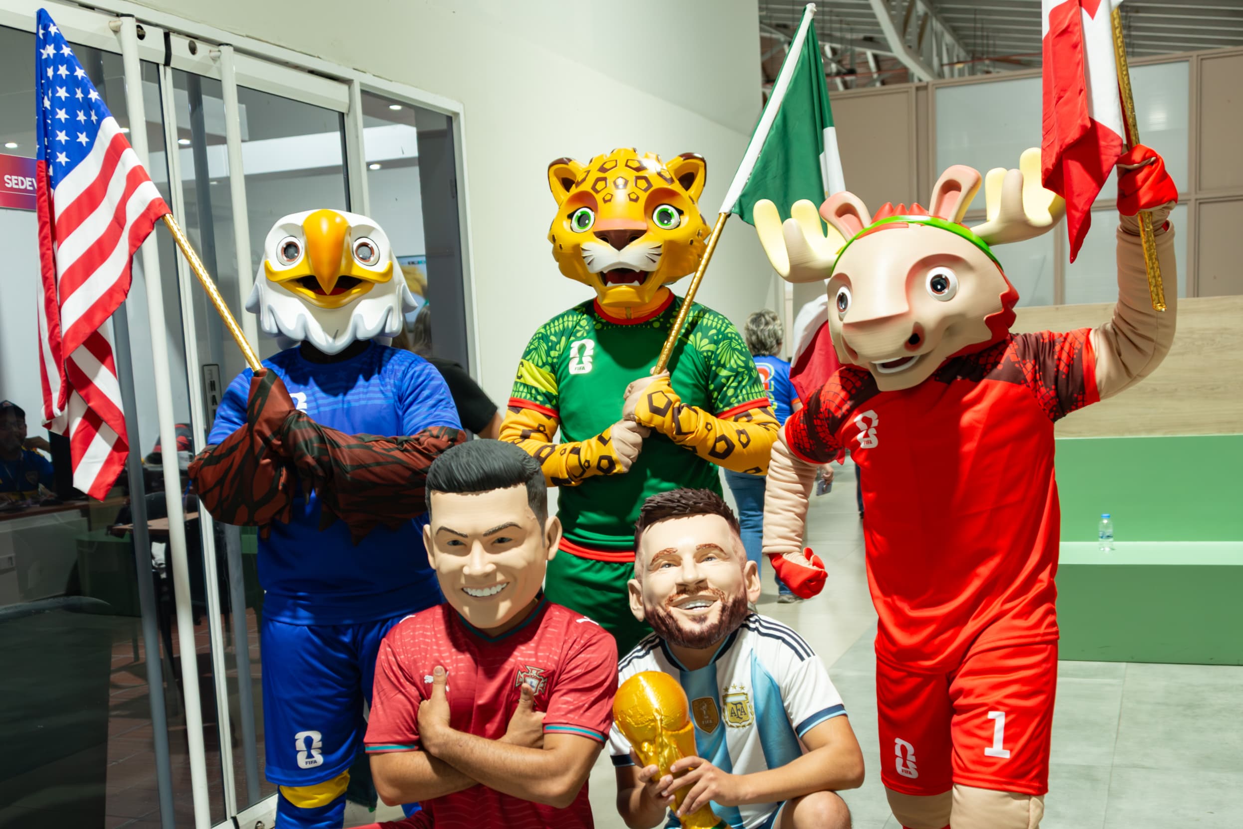 Fanáticos marabinos vivieron pitazo inicial del Mundial en pantalla gigante en sede del Tranvía