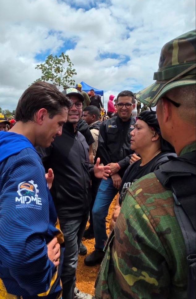 Autoridades sostienen reunión con mineros de Las Claritas y Km 88 para abordar reactivación de la actividad aurífera