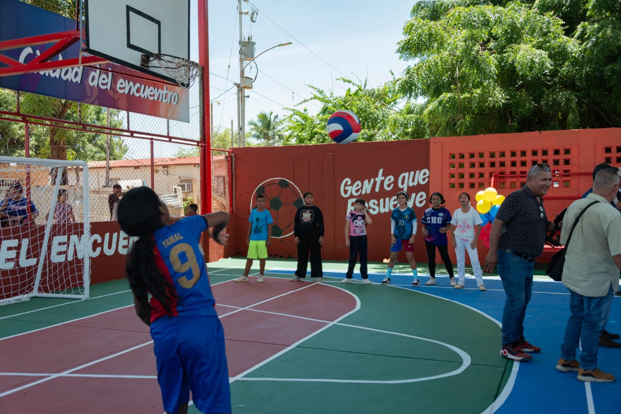 Alcaldía de Maracaibo rehabilitó totalmente la Cancha Virgen del Carmen