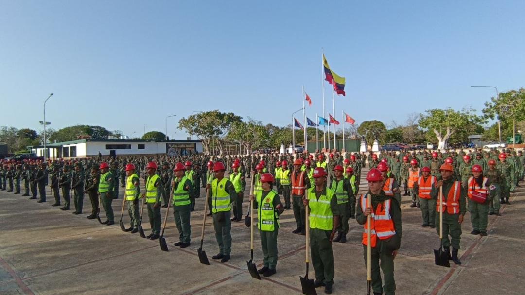 Zulia envía segundo contingente con 450 efectivos para labores de rescate y seguridad en Caracas y La Guaira