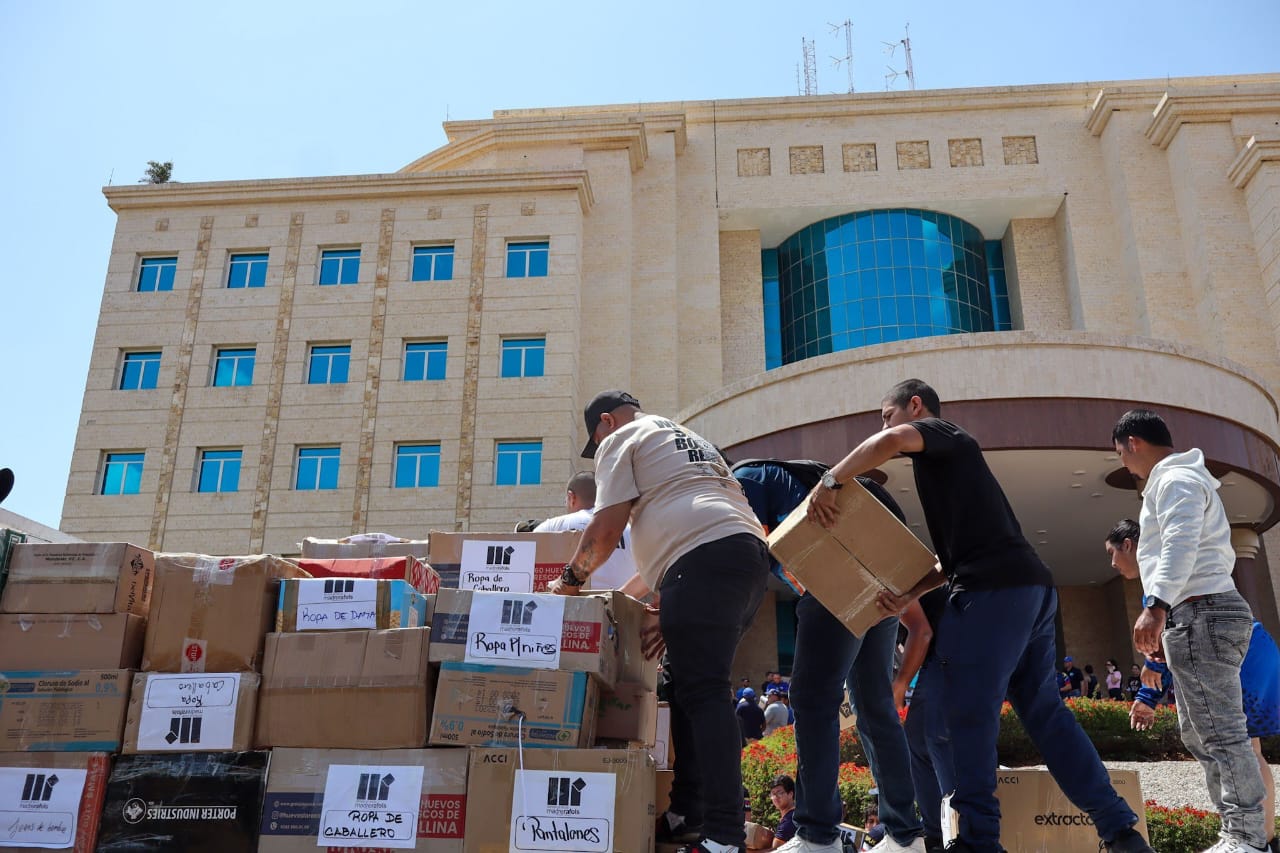 Alcaldía de Maracaibo coordina traslado de 20 toneladas de ayuda humanitaria recolectadas por el Hospital Madre Rafols y Niños Cantores