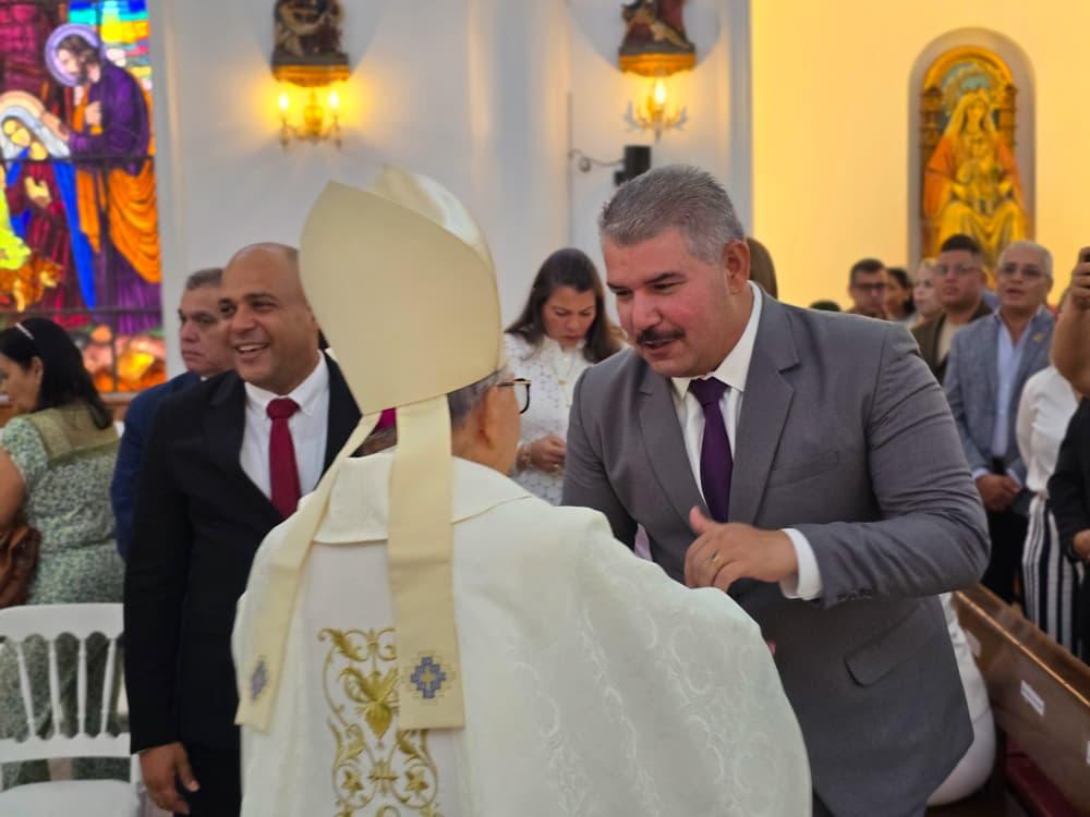 ​Feligreses elevan oraciones por víctimas de terremoto durante toma de posesión del nuevo Obispo de Cabimas