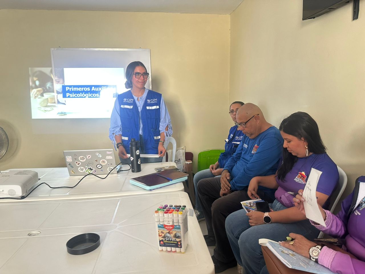 Trabajadores del Consejo de Protección y del Instituto de la Mujer reciben capacitación de la OIM en primeros auxilios psicológicos
