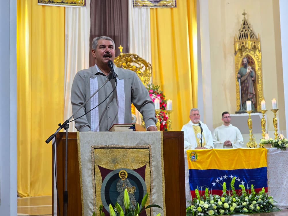 Gobernador Luis Caldera participa junto al pueblo zuliano en eucaristía, celebrada en la Catedral, por víctimas de los sismos