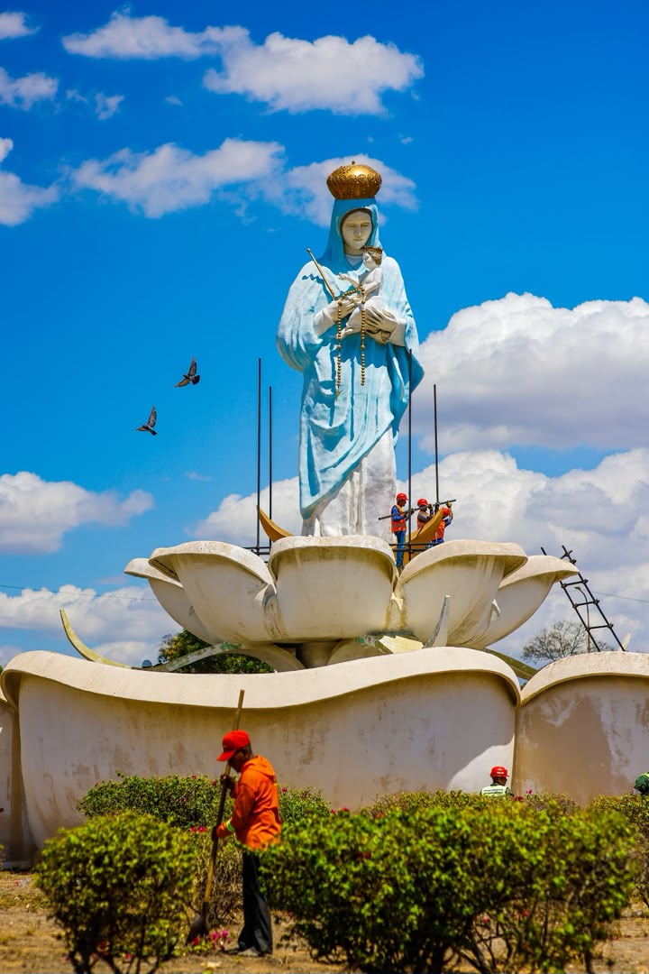 Gobernación del Zulia inicia restauración del Monumento a la Virgen de Chiquinquirá en la Circunvalación 1