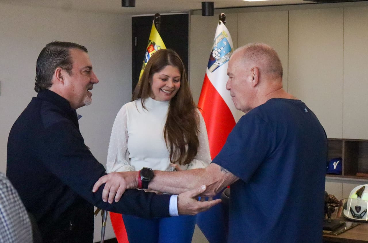 Alcaldía de Maracaibo y Grupo San Simón firman convenio para uso y acondicionamiento de canchas de tenis de La Vereda del Lago